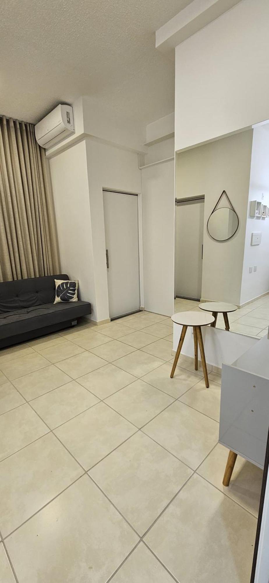 Flat Na Av. Fernando Correa