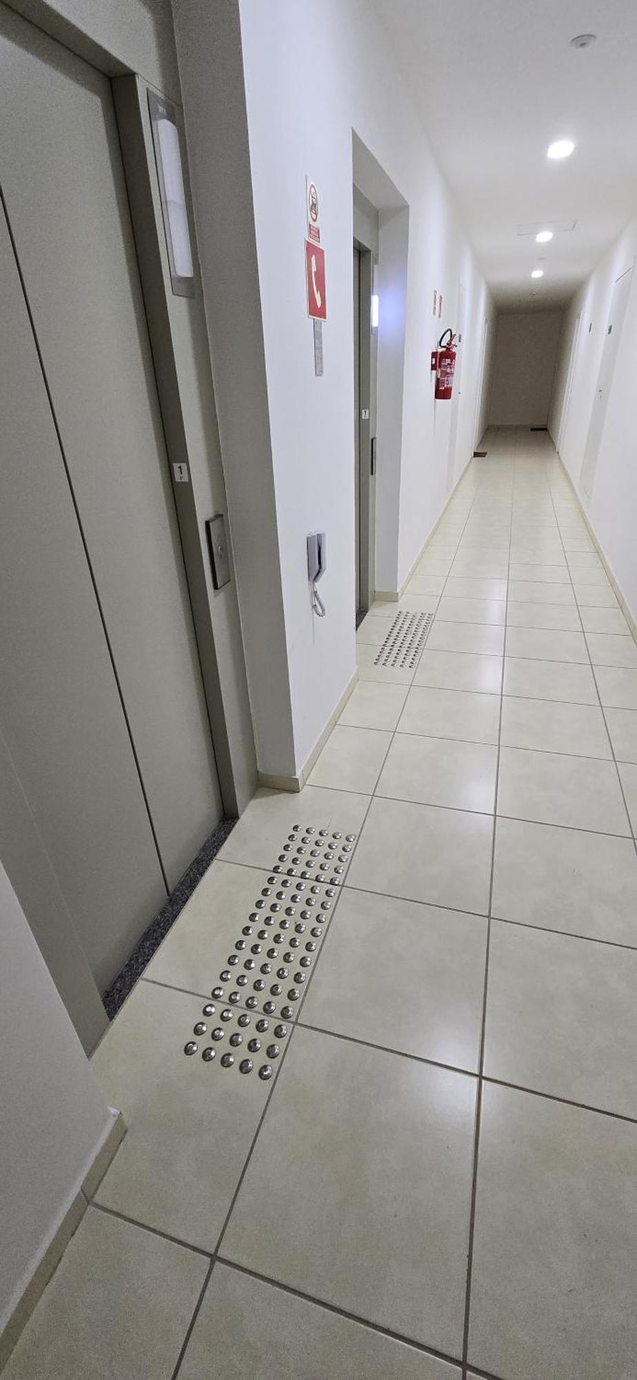 Flat Na Av. Fernando Correa * Cuiabá
